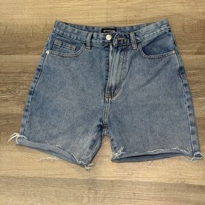 Pretty Little Thing Cut-Off Blue Denim Shorts Women’s Size US 2
